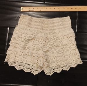 COPY - Crochet lace shorts beige